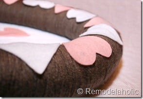 Making an Argyle Valentines wreath (21)