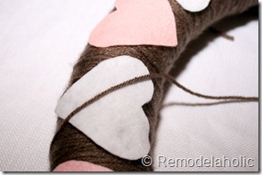 Making an Argyle Valentines wreath (24)