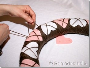 Making an Argyle Valentines wreath (46)