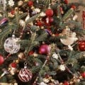 BHG tree decor feature pic