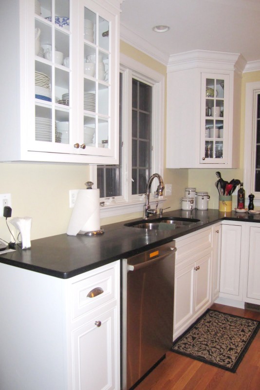 kitchen cabinet molding install