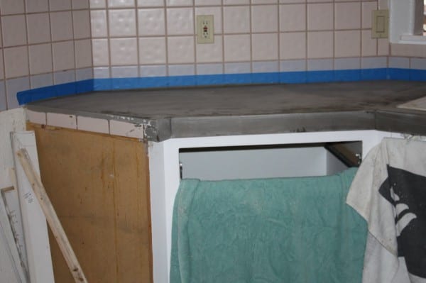 17 How To Get Concrete Countertops As Quickly As Possible, By Design Stocker Featured On @Remodelaholic