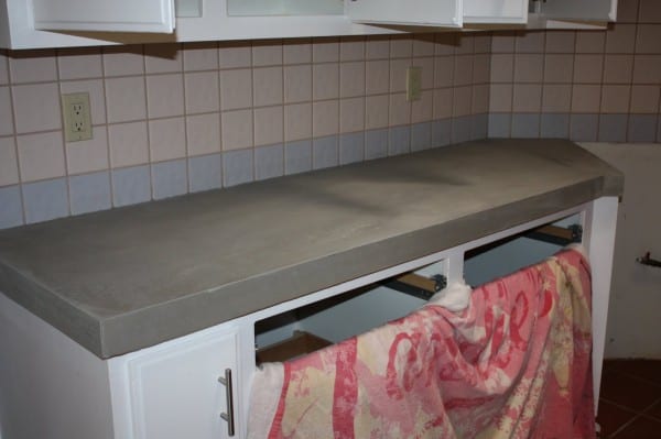 19 Gorgeous New Backsplash And DIY Concrete Countertops, By Design Stocker Featured On @Remodelaholic