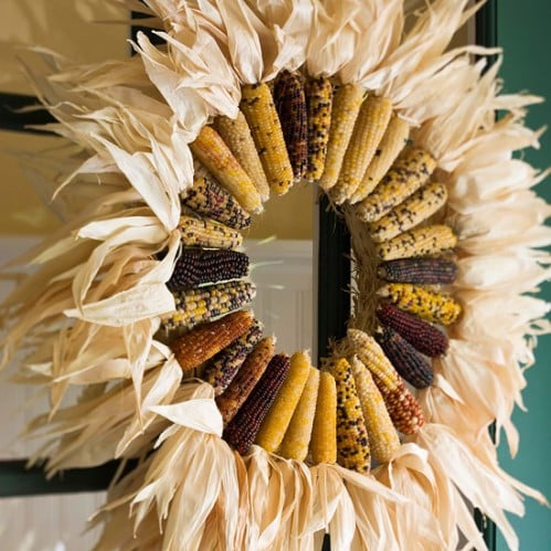 corn husk wreath remodelaholic.com