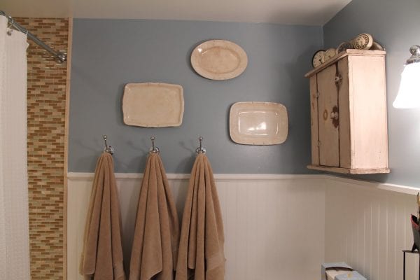 20 Complete bathroom makeover, by Elizabeth and Co featured on @Remodelaholic