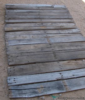 how to build a pallet wood wall 