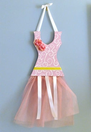 ballerina-hair-clip-dress tutorial-hair-bow-storage-tutorial