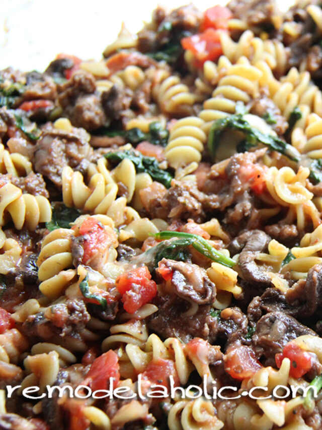 Cropped Pizza Pasta Casserole Recipe 11 Small.jpg
