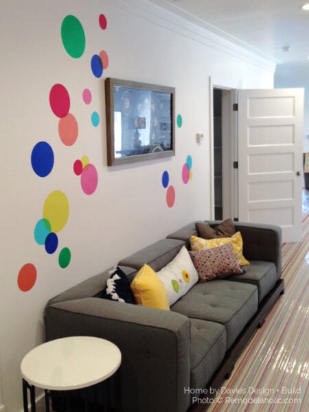 Simple Painting Ideas For Walls, Multicolor Overlapping Circle Bubble Polka Dot Accent Wall For Living Room, Remodelaholic UVPH15 H27