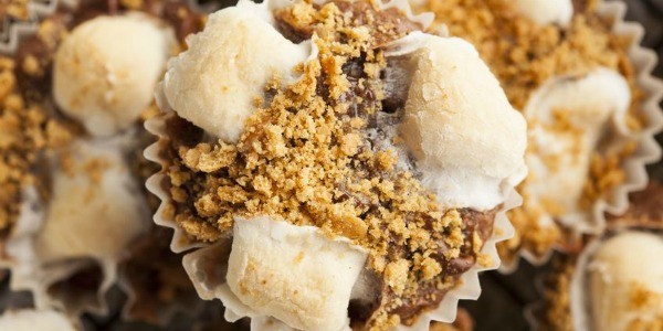 s'more-cupcakes-recipe-600x300