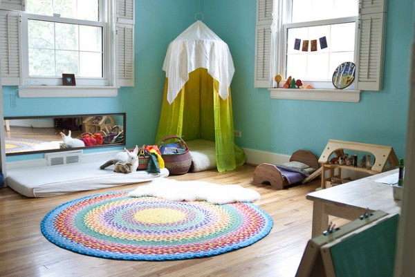 kids reading nook in a canopy in the corner, Sew Liberated via Tipsaholic