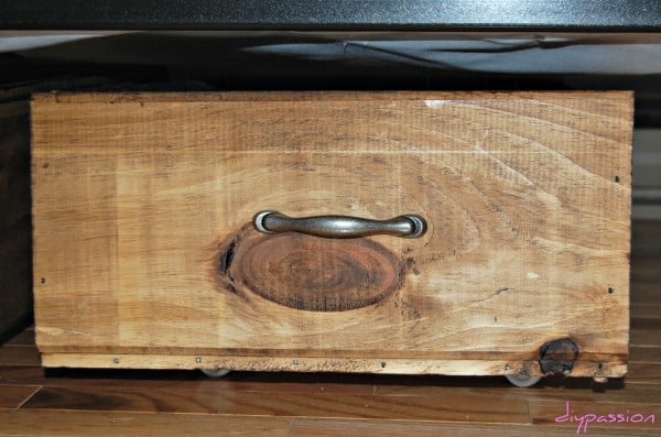 build a rolling underbed storage crate, DIY Passion on Remodelaholic