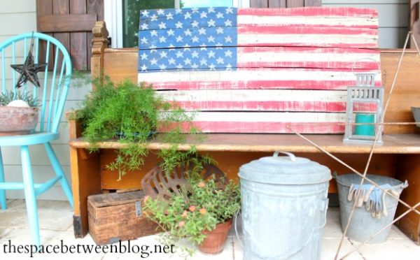 DIY pallet slat flag