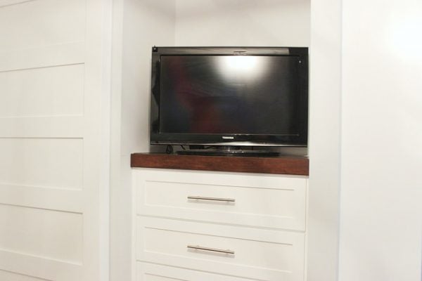 How to build a Sliding TV Platform | Home Coming for Remodelaholic.com