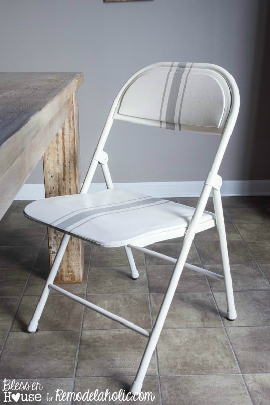 Painted Folding Chair Makeover | Remodelaholic.com