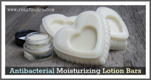 Thieves Essential Oil Blend is handy. There are a myriad of ways you can use Thieves oil, and many different products you can make to use. 25 DIY Recipes Using Thieves Essential Oil via @tipsaholic #oils #EO #essentialoils #thieves #oilrecipes #youngliving #younglivingessentialoils