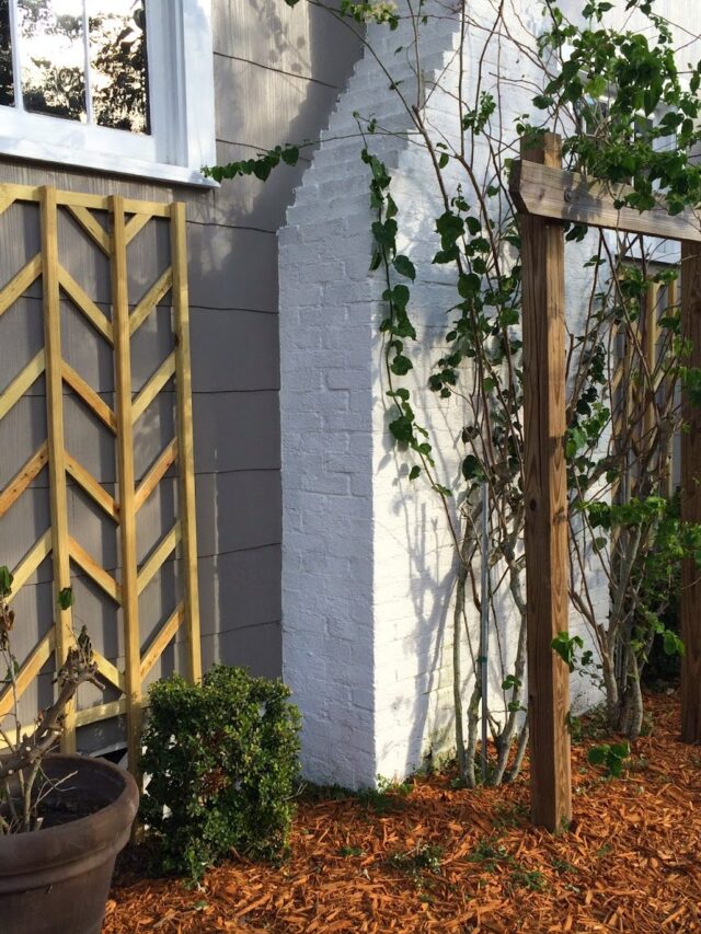 Cropped Diy Wooden Chevron Lattice Easter Avenue Co On @Remodelaholic.jpg