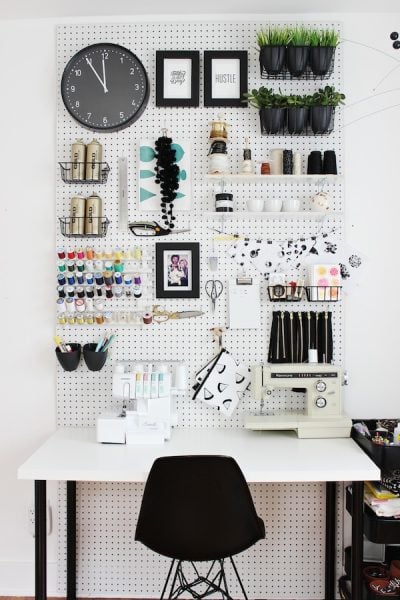 Pegboards can be used in every room in your house! Here are 32 pegboard ideas to show you just how versatile the humble pegboard can be. 32 Pegboard Ideas For Every Room in Your House via @tipsaholic #pegboard #diy #homedecor #home
