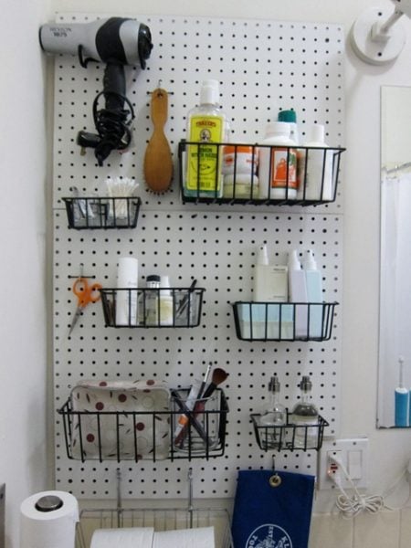 Pegboards can be used in every room in your house! Here are 32 pegboard ideas to show you just how versatile the humble pegboard can be. 32 Pegboard Ideas For Every Room in Your House via @tipsaholic #pegboard #diy #homedecor #home