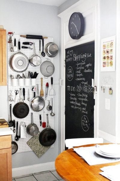 Pegboards can be used in every room in your house! Here are 32 pegboard ideas to show you just how versatile the humble pegboard can be. 32 Pegboard Ideas For Every Room in Your House via @tipsaholic #pegboard #diy #homedecor #home