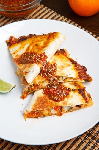 Quesadillas are so easy to make and your whole family will love eating them for lunch or dinner. Here are delicious 25 quesadilla recipes to try! 25 Quesadilla Recipes for lunch or dinner via @tipsaholic.com #quesadilla #quesadillas #mexican #recipes #dinner #lunch