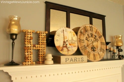 Do you save all of your wine corks? Here are 25 amazing wine cork DIY ideas for you to try! 25 Wine Cork DIY Ideas via tipsaholic.com #wine #corks #diy #projects