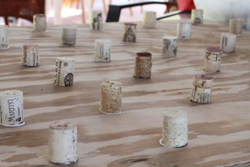 Do you save all of your wine corks? Here are 25 amazing wine cork DIY ideas for you to try! 25 Wine Cork DIY Ideas via tipsaholic.com #wine #corks #diy #projects