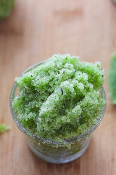 If you love the luxury of sugar scrubs but hate the luxury price tag, try making your own! Use essential oils for any of these DIY sugar scrub recipes. 25 Refreshing DIY Sugar Scrubs To Try - Tipsaholic.com, #sugarscrub, #DIY, #essentialoils, #EO, #beauty