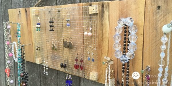 Rustic pallet jewelry holder featured image