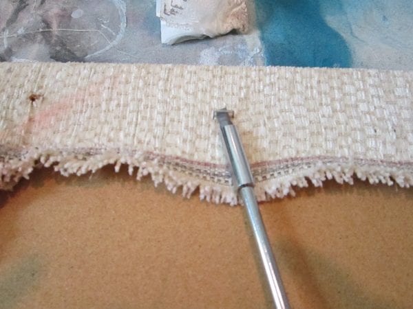 how to recover a chair cushion - The Honeycomb Home on @Remodelaholic