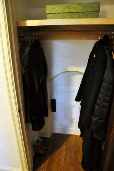 Is your coat closet small and cluttered? Turn your messy coat closet into an organized space with the help of these 11 coat closet ideas! 11 Ways to Upgrade Your Coat Closet via @tipsaholic #coatcloset #organize #closet #closets #diy