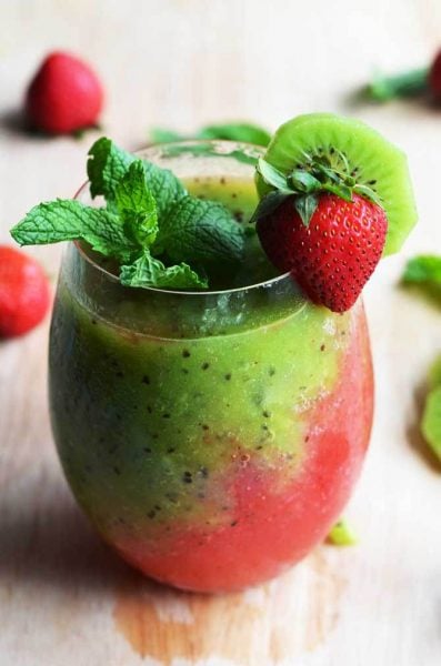 Brighten up your spring and summer days with a refreshing strawberry drink! Serve these 7 strawberry drinks at your next BBQ or pool party! 7 Delicious Strawberry Drinks via @tipsaholic #strawberry #drinks #drink #strawberries #summer