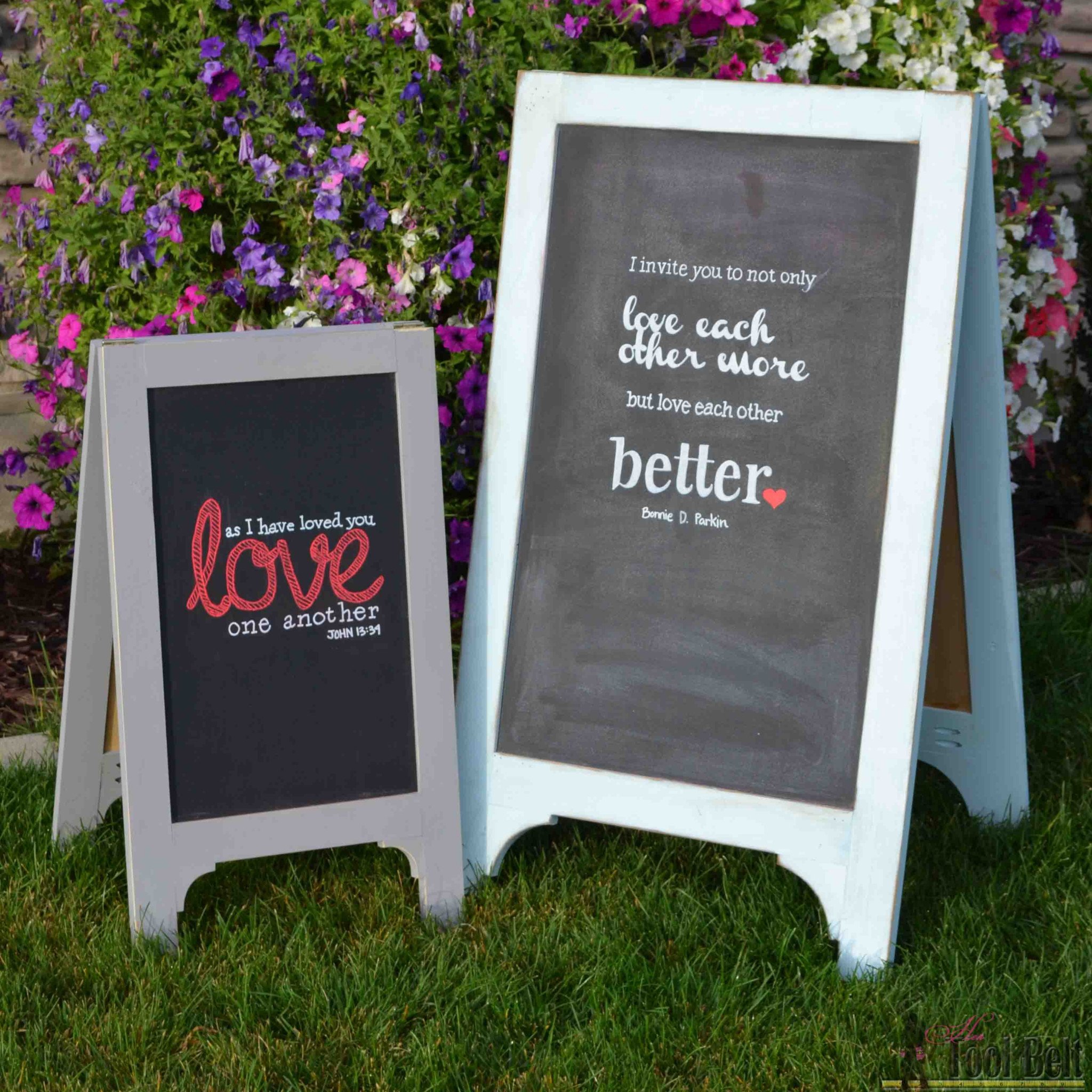 DIY Standing Chalkboard Easel Sign Remodelaholic