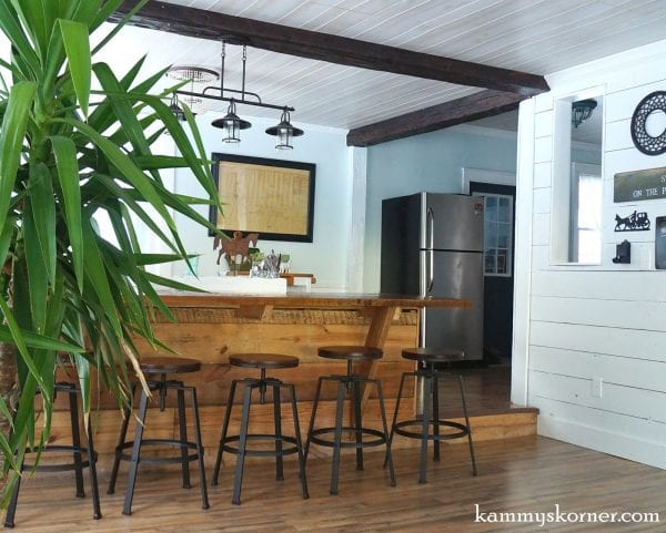18 Barn wood built-in table, by Kammy's Korner featured on @Remodelaholic
