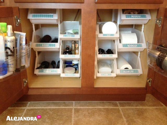 Make your bathroom beautiful and organized with some great bathroom storage ideas! Find new ideas to store all your bathroom items from towels to cotton balls. 30 Bathroom Storage Ideas via Remodelaholic.com #storage #bathroom #bathroomstorage #organization