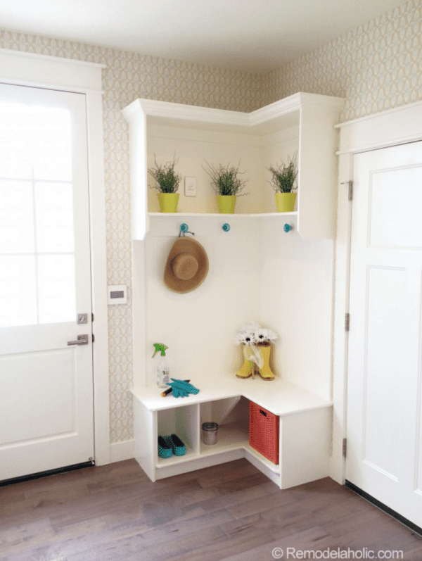 Corner Built-In Mudroom -- I want this so much! | 100+ Beautiful Mudrooms and Entryways at Remodelaholic.com