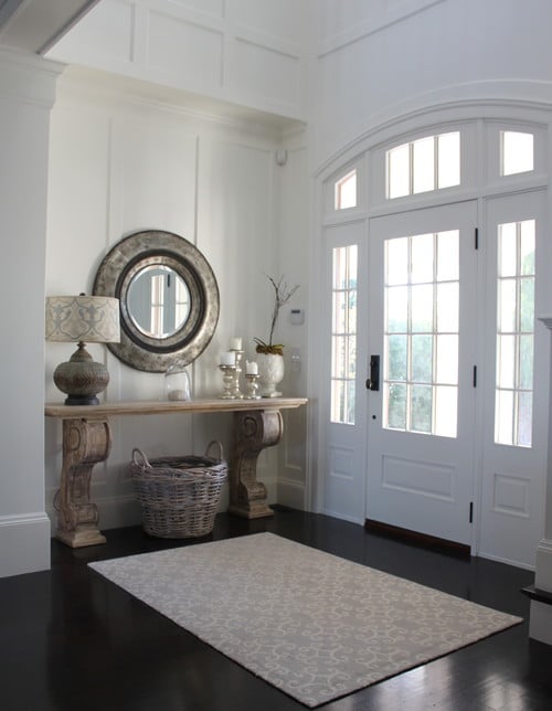 Love this entryway! | 100+ Beautiful Mudrooms and Entryways at Remodelaholic.com