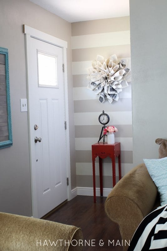 mini entryway | 100+ Beautiful Mudrooms and Entryways at Remodelaholic.com
