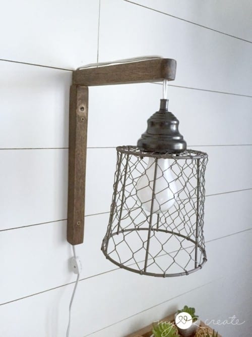 Rustic Plug 4 Easy Rustic Farmhouse DIYs + April Link Party | Remodelaholic