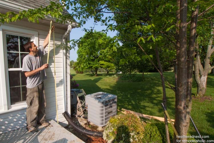 DIY vertical garden for remodelaholic.com by heatherednest.com (2 of 19)