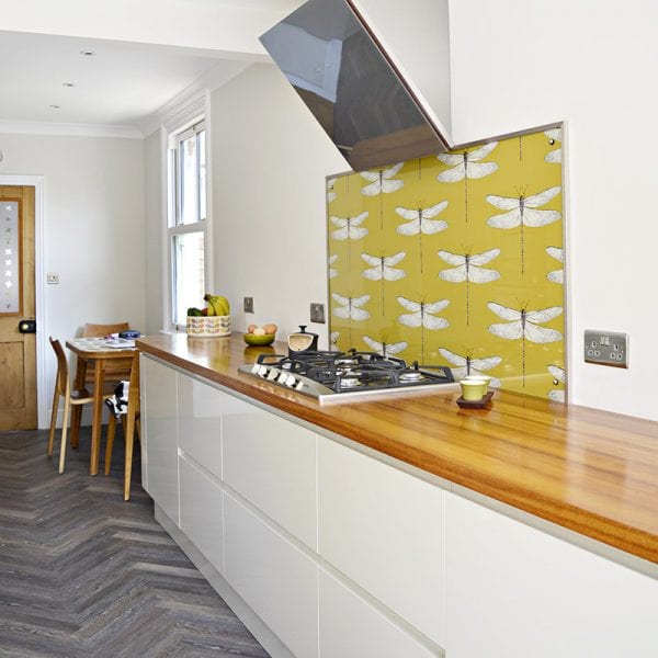 DIY-Splashback-wallpapered-pillar box blue