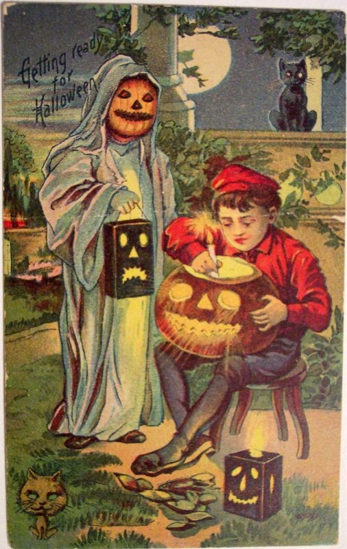 Add something fun and unique to your Halloween decor with one of these 30+ Free Printable Vintage Halloween Images featured on Remodelaholic.com