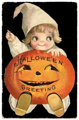 Add something fun and unique to your Halloween decor with one of these 30+ Free Printable Vintage Halloween Images featured on Remodelaholic.com