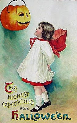 Add something fun and unique to your Halloween decor with one of these 30+ Free Printable Vintage Halloween Images featured on Remodelaholic.com