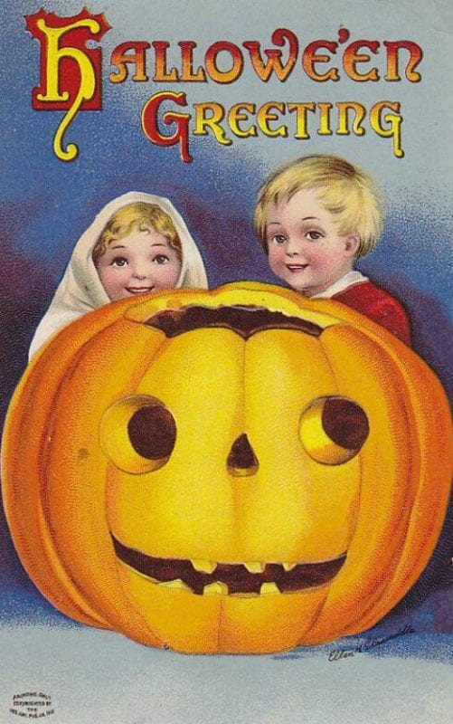 Add something fun and unique to your Halloween decor with one of these 30+ Free Printable Vintage Halloween Images featured on Remodelaholic.com