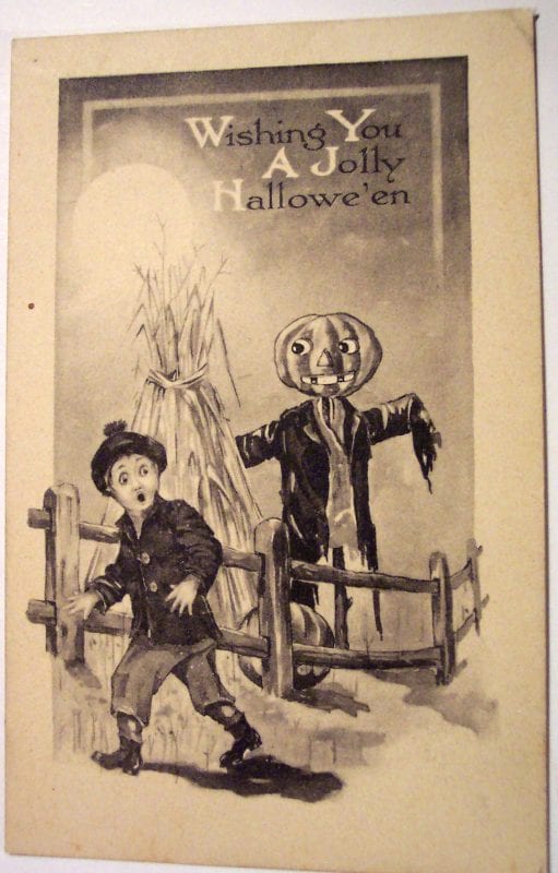Add something fun and unique to your Halloween decor with one of these 30+ Free Printable Vintage Halloween Images featured on Remodelaholic.com