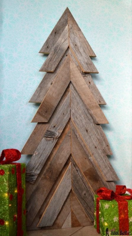 ryobi-rustic-christmas-tree-her-tool-belt