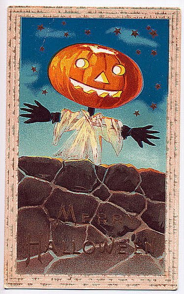 Add something fun and unique to your Halloween decor with one of these 30+ Free Printable Vintage Halloween Images featured on Remodelaholic.com