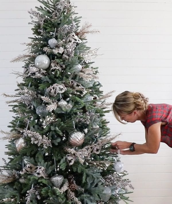 How To Decorate A Christmas Tree