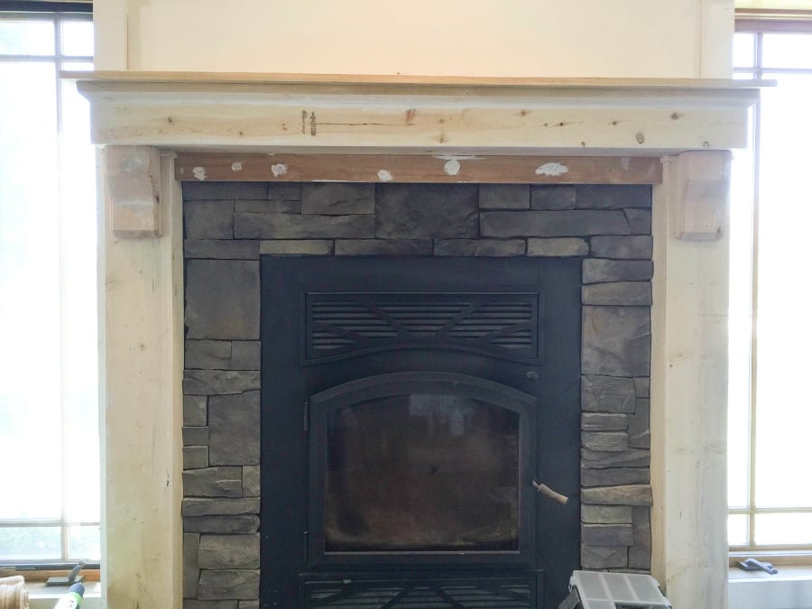 mantel-makeover-with-farmhouse-charm-13